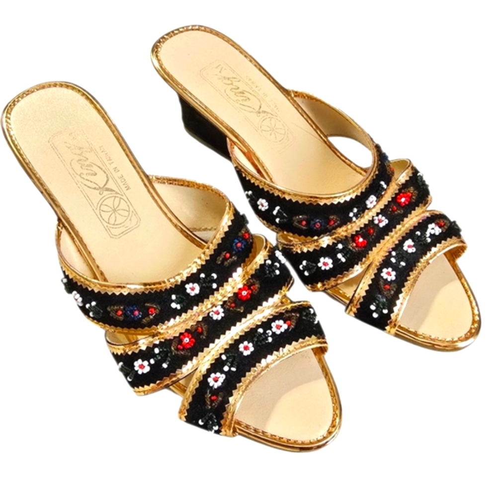 King Black and Gold Heels with Elegant Design